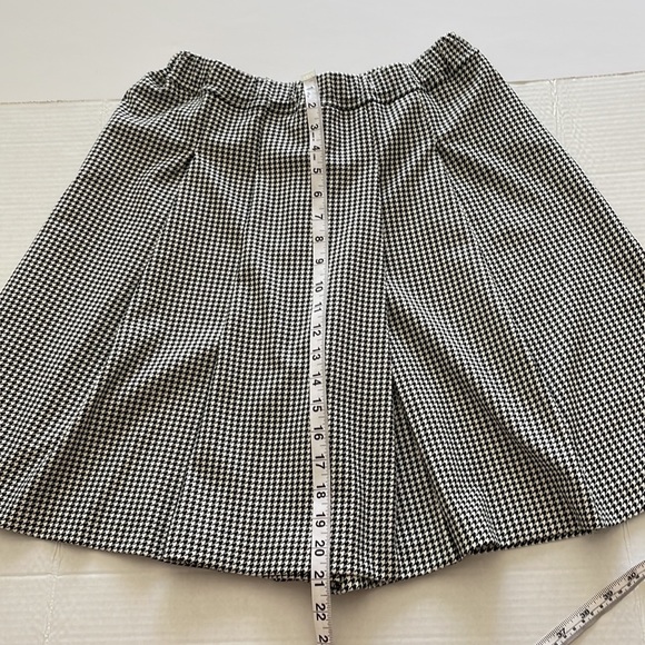 Raycavic houndstooth Japanese shorts with skirt overlay- large- item 1816 - Picture 5 of 10